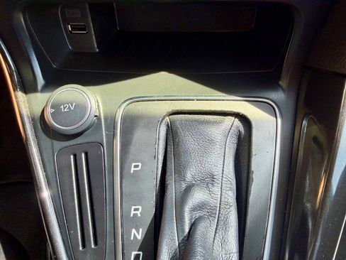 Used 2015 Ford Focus Titanium FWD image 45