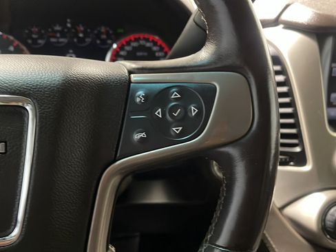 Used 2015 GMC Yukon Denali w/ Premium Package AWD/4WD image 7