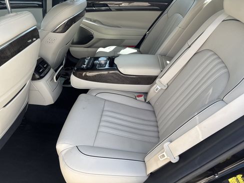 Used 2018 Genesis G90 3.3T Premium AWD/4WD image 6