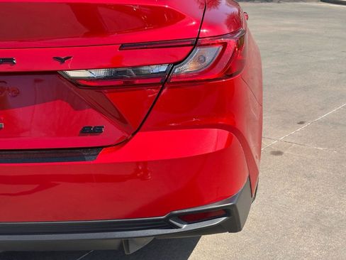 Used 2025 Toyota Camry SE w/ Convenience Package image 12