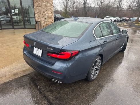 Used 2023 BMW 540i w/ Premium Package image 3