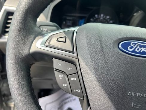 Certified 2024 Ford Edge SEL w/ Convenience Package AWD/4WD image 9