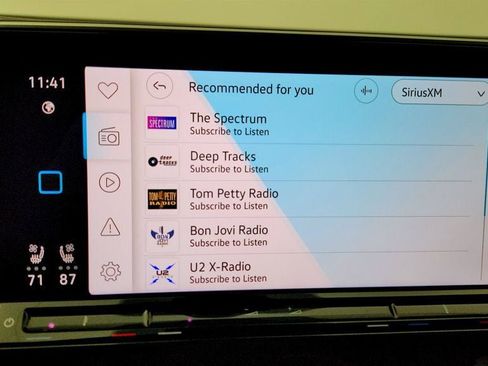 Used 2025 Volkswagen Atlas Cross Sport SE image 17