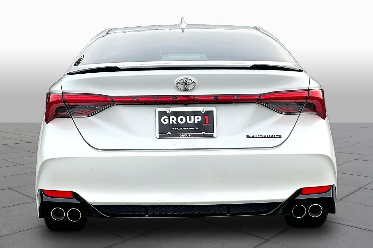 Used 2019 Toyota Avalon Touring FWD image 5
