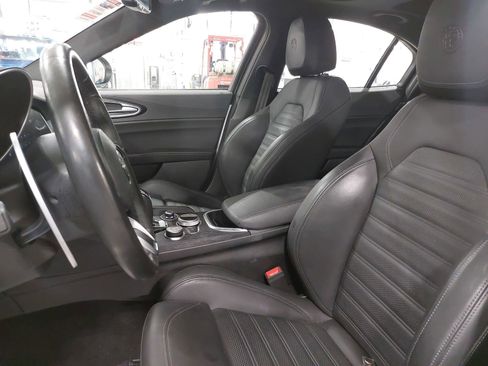 Used 2024 Alfa Romeo Giulia Sprint image 17