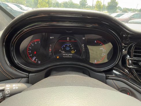 Used 2025 Dodge Durango R/T AWD/4WD image 32