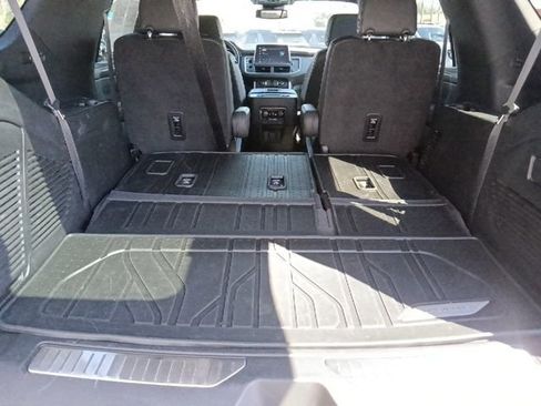 Used 2024 Chevrolet Tahoe Z71 w/ Luxury Package AWD/4WD image 30