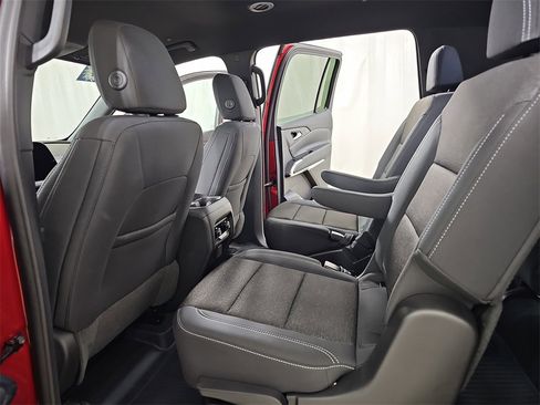 Certified 2024 Chevrolet Traverse LT w/ Trailering Package image 22