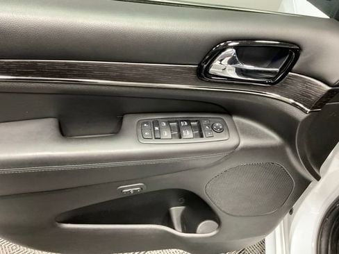 Used 2019 Jeep Grand Cherokee High Altitude AWD/4WD image 14