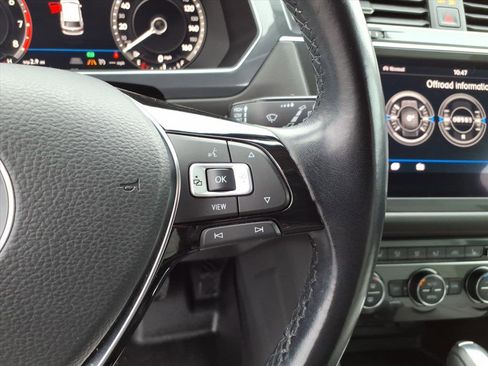 Used 2019 Volkswagen Tiguan SEL Premium image 17