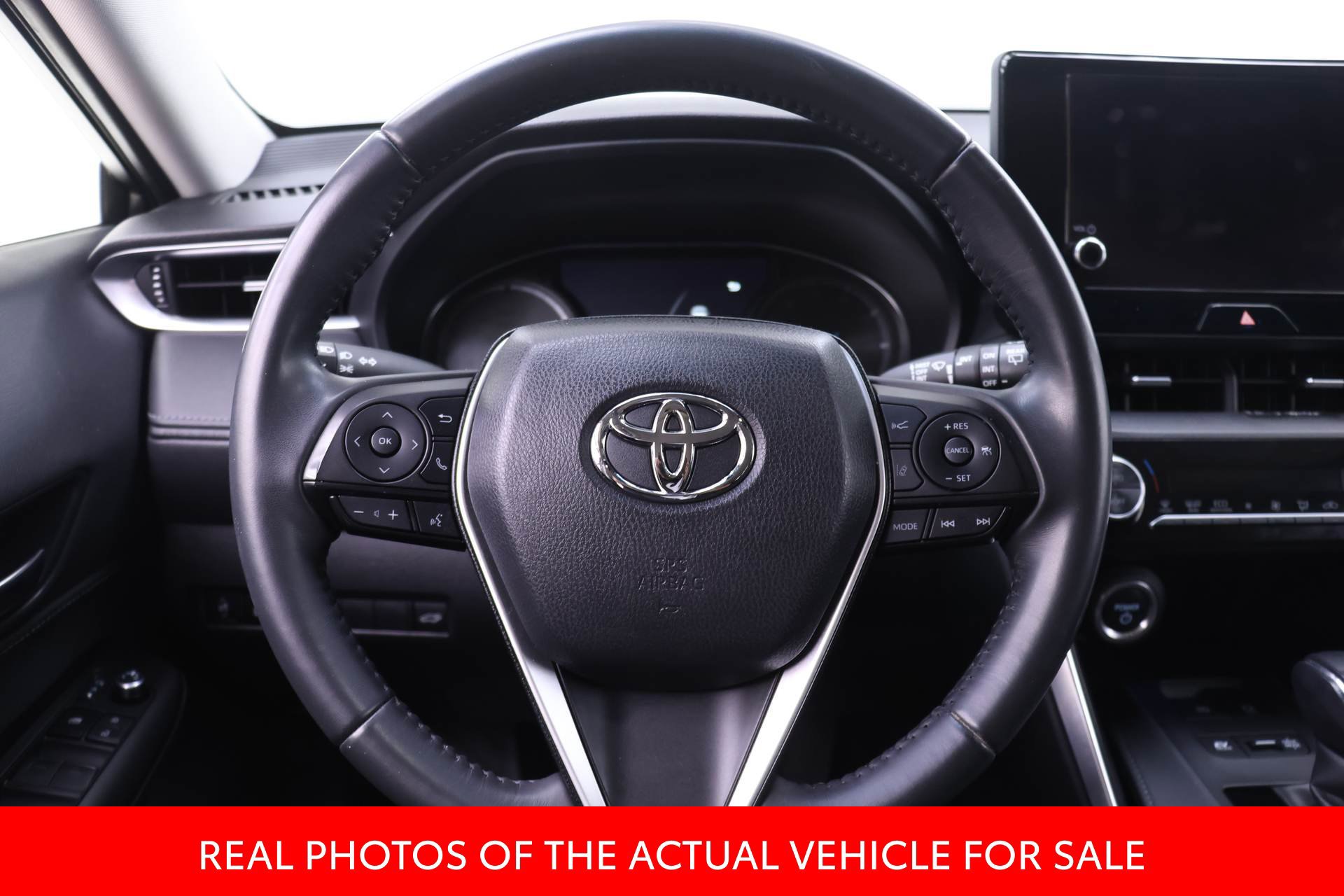 Used 2023 Toyota Venza LE AWD/4WD image 13