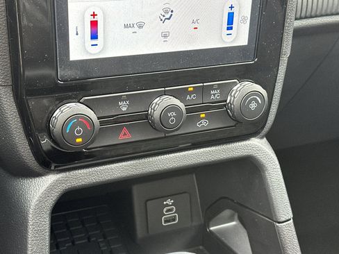 New 2026 Ford Ranger XLT w/ FX4 Off-Road Package AWD/4WD image 19