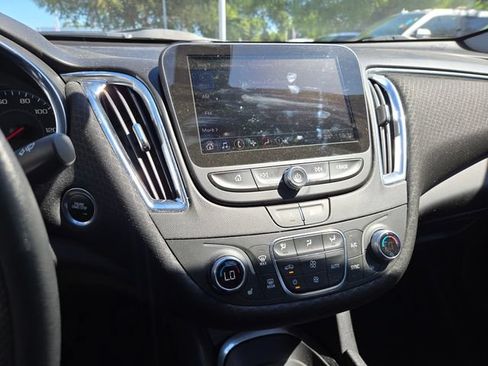 Used 2021 Chevrolet Malibu LT FWD image 16