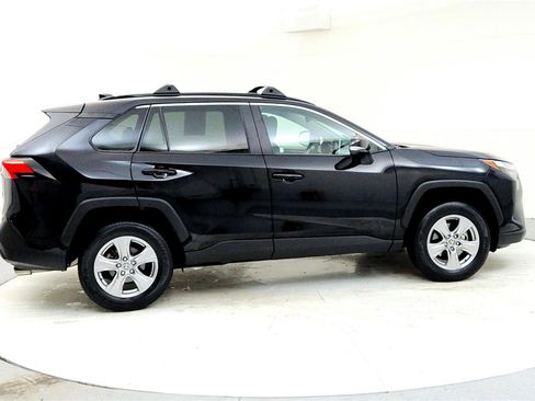 Used 2023 Toyota RAV4 XLE w/ Convenience Package image 6