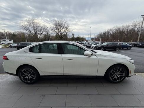 Used 2026 BMW 530i xDrive w/ Executive Package image 6