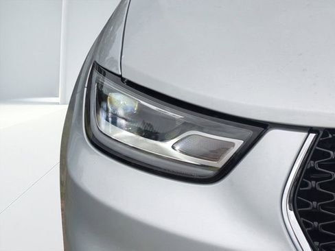 New 2026 Chrysler Pacifica Select image 8