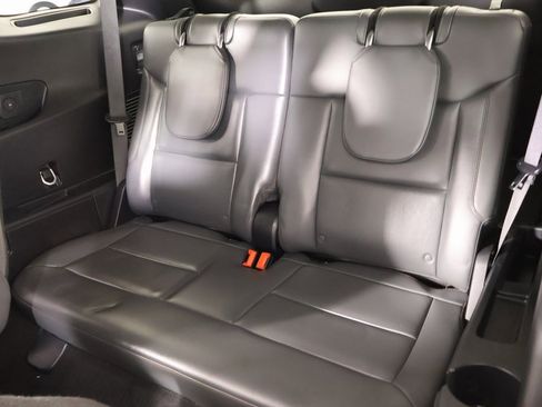 Used 2025 Ford Explorer Active w/ Active Comfort Package image 14