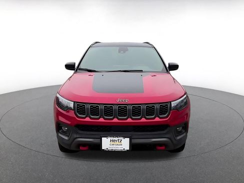 Used 2025 Jeep Compass Trailhawk AWD/4WD image 3