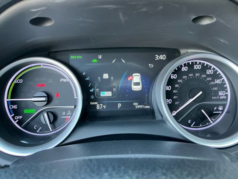 Used 2022 Toyota Camry XLE FWD image 10