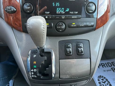Used 2006 Toyota Sienna XLE image 9