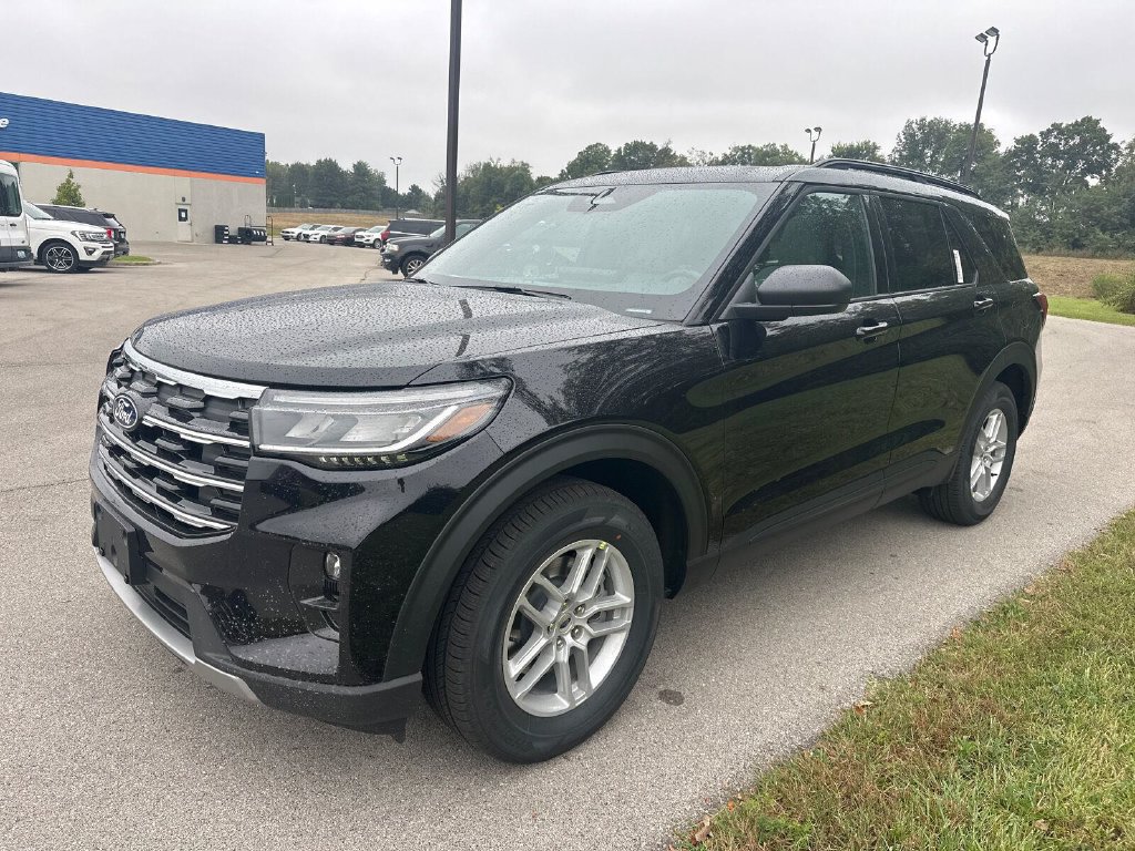 New 2027 Ford Explorer Active w/ Active Comfort Package AWD/4WD image 3