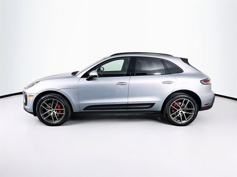 Certified 2022 Porsche Macan S image 2