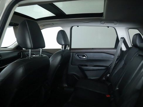 Used 2022 Nissan Rogue Platinum w/ Head-Up Display Package image 15