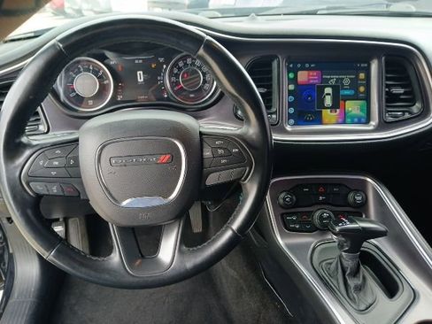 Used 2016 Dodge Challenger SXT RWD image 14