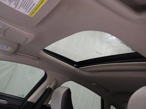 Used 2020 Ford Fusion SE w/ Equipment Group 151A image 22