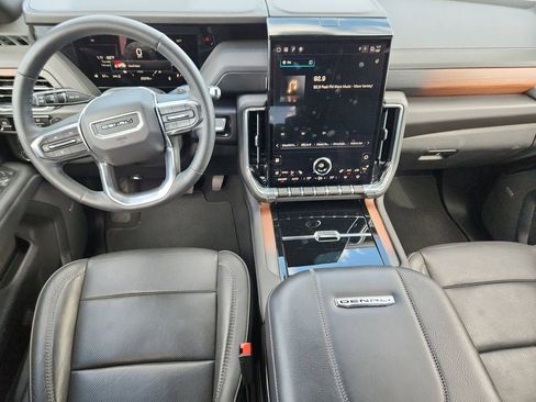 Used 2025 GMC Yukon Denali image 10