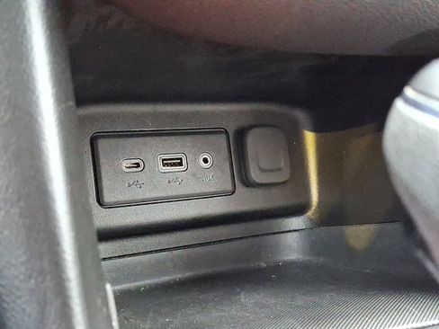 Used 2019 Chevrolet Equinox LT image 25