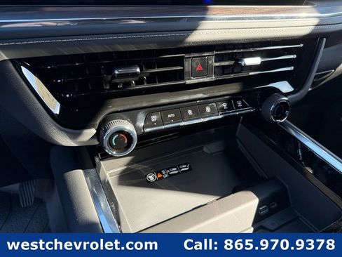 New 2026 Chevrolet Suburban Premier image 19