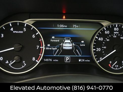 Certified 2025 Nissan Sentra SR w/ SR Premium Package FWD image 8