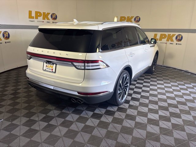 Used 2020 Lincoln Aviator Reserve w/ Equipment Group 202A AWD/4WD image 3