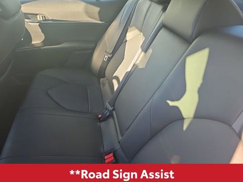 Used 2022 Toyota Camry XSE image 17