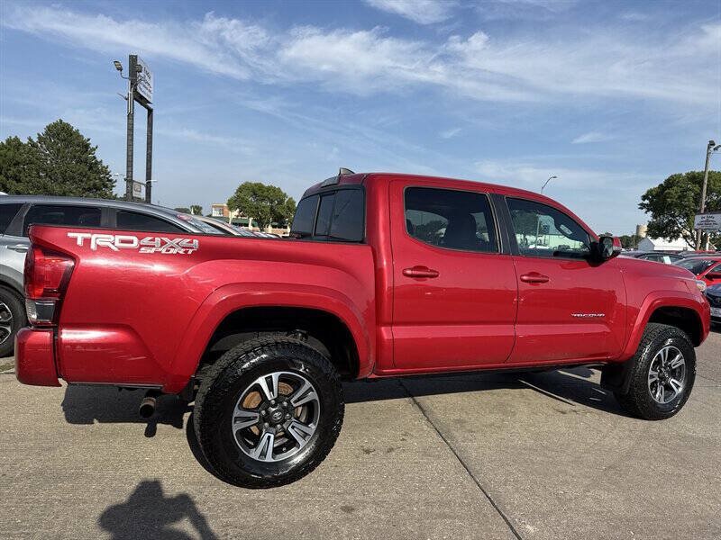 Used 2016 Toyota Tacoma TRD Sport w/ Towing Package AWD/4WD image 8