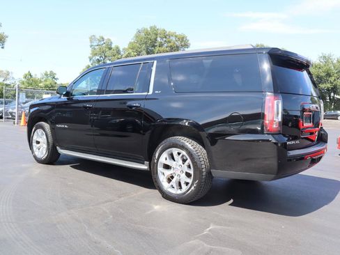 Used 2016 GMC Yukon XL SLT w/ Open Road Package AWD/4WD image 3