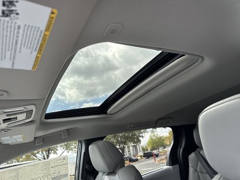 New 2026 Toyota Sienna XLE image 16