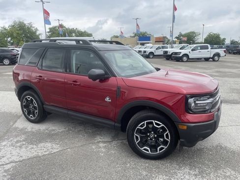 New 2025 Ford Bronco Sport Outer Banks w/ Outer Banks Tech Package+ image 2