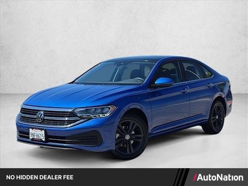 Used 2024 Volkswagen Jetta SE FWD image 1