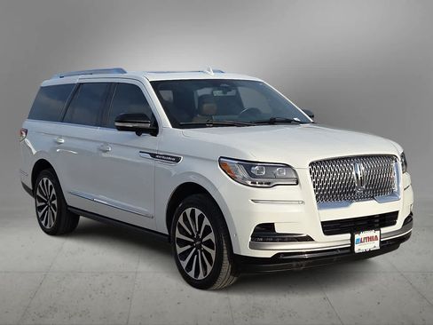 Used 2023 Lincoln Navigator Reserve AWD/4WD image 2