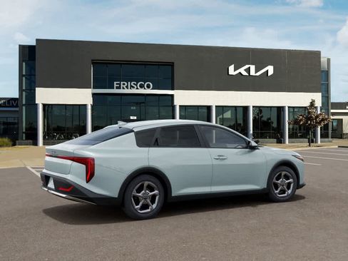 New 2026 Kia K4 FWD image 6