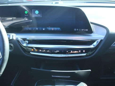 Used 2024 Cadillac Lyriq Sport image 16