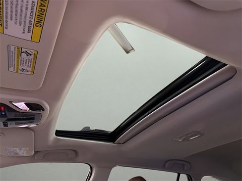 Used 2025 Subaru Outback Touring XT image 27