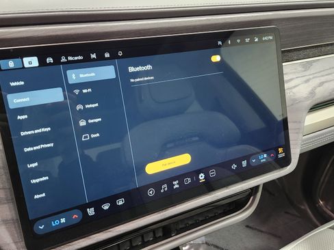 Used 2023 Rivian R1T Adventure image 8