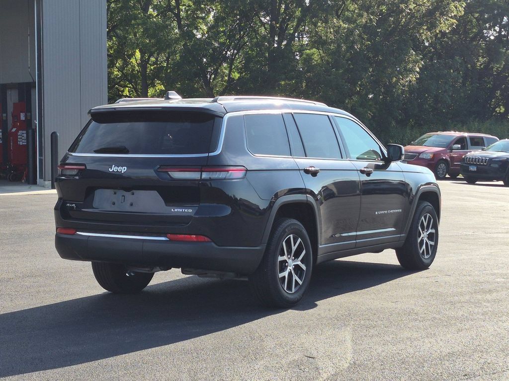 Used 2024 Jeep Grand Cherokee L Limited AWD/4WD image 7