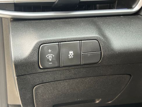 Used 2025 Hyundai Elantra SEL FWD image 27