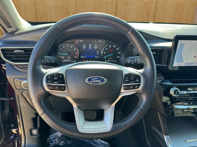 Used 2023 Ford Explorer Limited w/ Equipment Group 301A AWD/4WD image 13