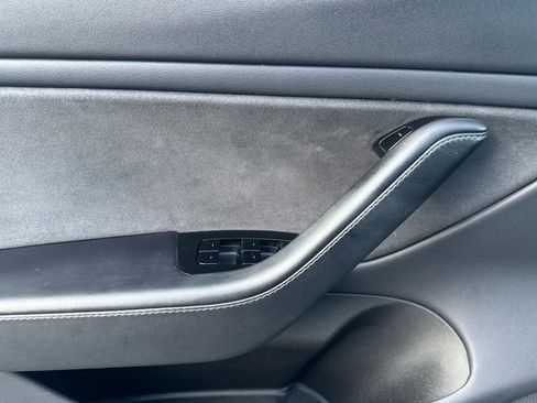Used 2019 Tesla Model 3 Standard Range Plus image 11