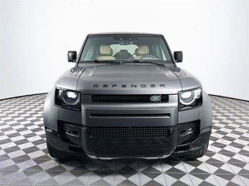 Used 2025 Land Rover Defender 110 V8 image 2